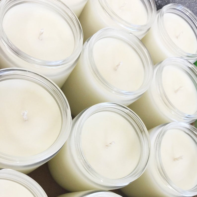My Sister Has An Amazing Sister - Personalized Soy Candle Gift - hello-you-candles